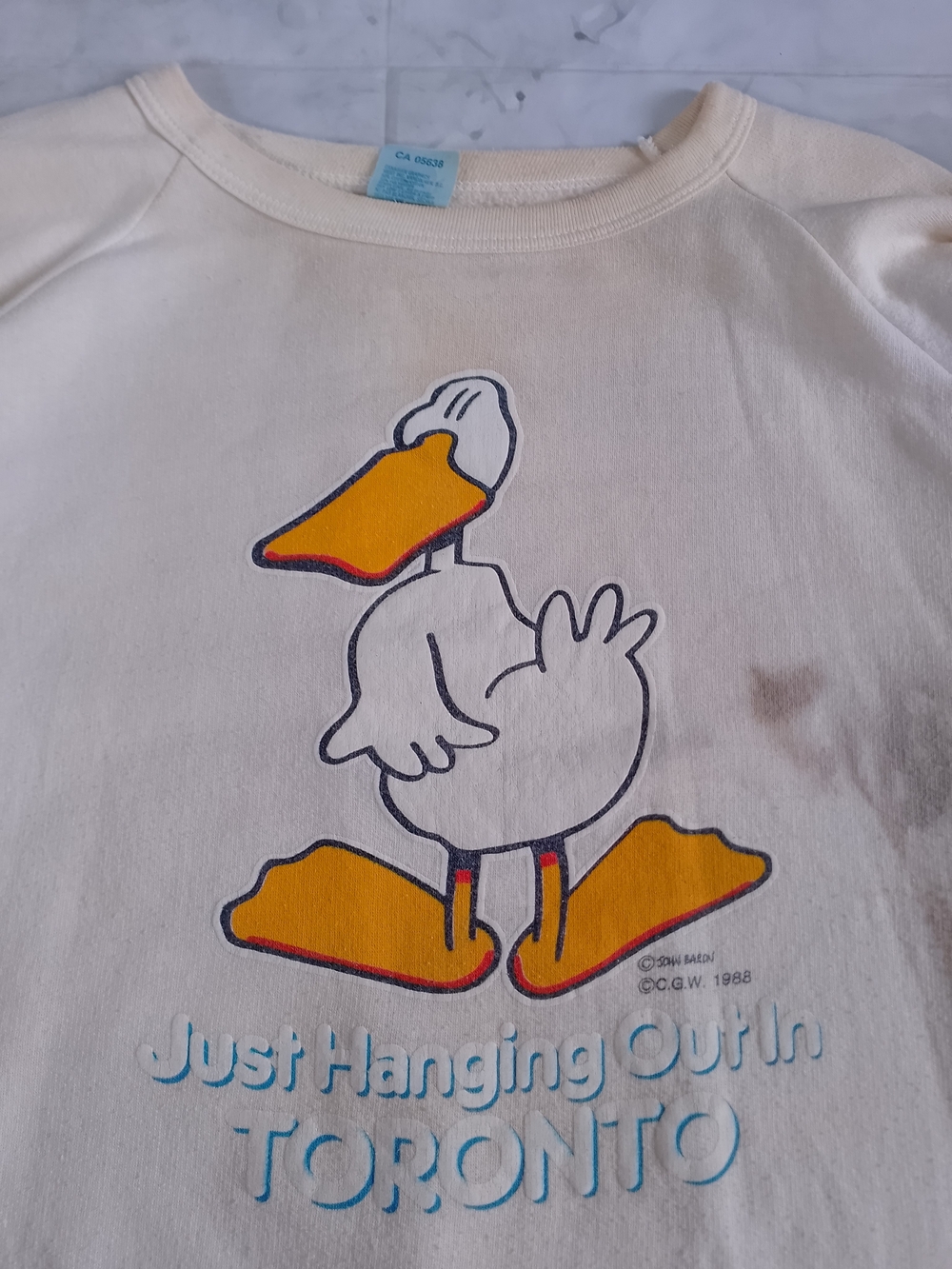 Vintage 1988 DUCK Just Hanging Out In Toronto Crewneck Sweater Unisex - Picture 6 of 14